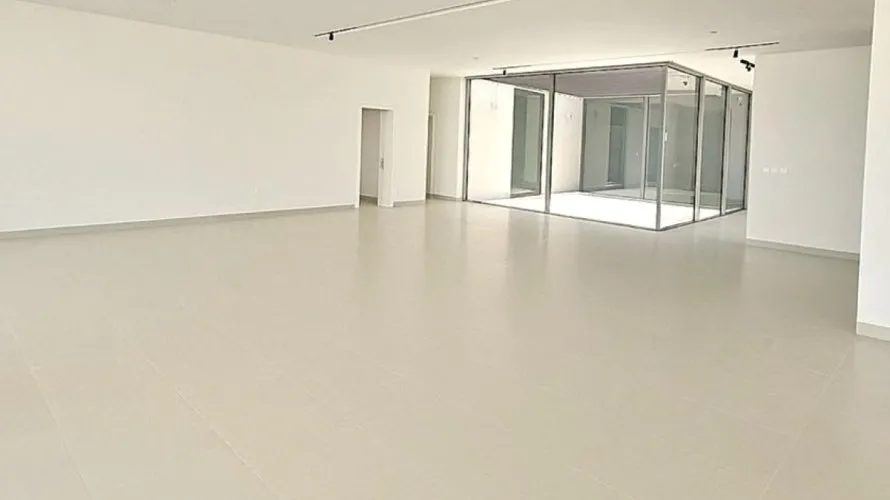 Villa de 4 dormitorios en Al Zorah, UAE No. 884